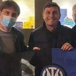 Antonio Conte, Javier Zanetti y Paolo Bonolis.