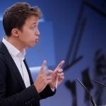El portavoz de Más País, Íñigo Errejón, durante la rueda de prensa ofrecida este martes en el Congreso, previa a la reunión de la Junta de Portavoces