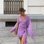 Sara Baceiredo con la falda pareo de Pull&Bear de efecto tipazo.