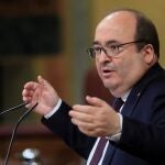 El ministro de Política Territorial y Función Pública, Miquel Iceta, hoy, en el Congreso de los Diputados