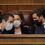 Teodoro García Egea, Cuca Gamarra y Pablo Casado en el Congreso