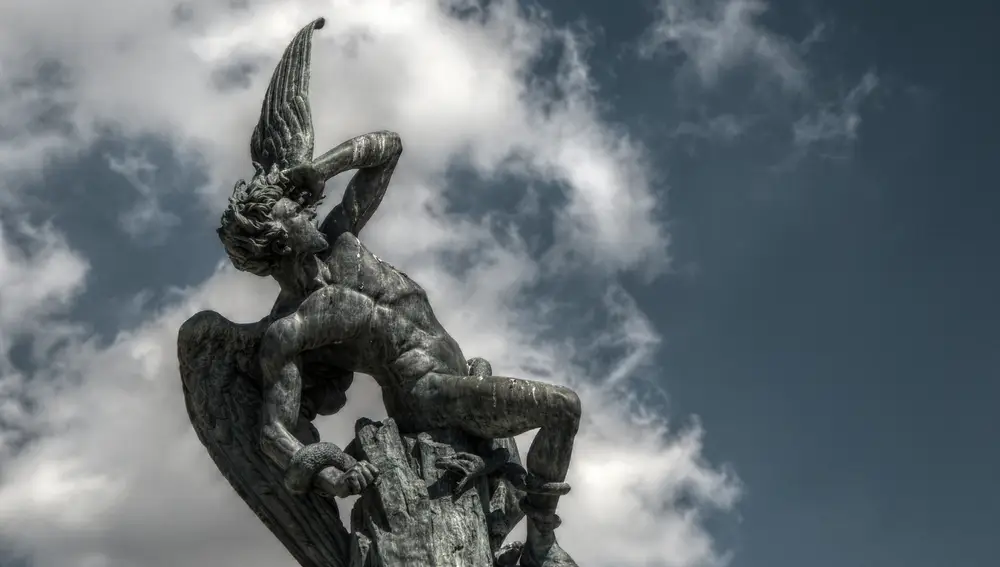 Fuente del Ángel Caído.