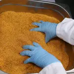 Seguir una dieta estricta sin gluten es un tratamiento eficaz que hace que los síntomas desaparezcan y que el daño intestinal sane gradualmente