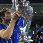 Marcos Alonso, el próximo fichaje del Barcelona, ganó la Champions con el Chelsea en 2021