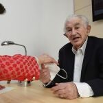 El escritor español Antonio Gamoneda (Oviedo, 1931), premio Cervantes en 2006, celebra su 90 cumpleaños con un encuentro con amigos y y la publicación de un libro de poemas, este domingo en León