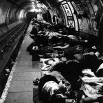 Estación de metro de Elephant and Castle, 1940 durante la Segunda Guerra Mundial