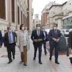 El consejero de Fomento y Medio Ambiente, Juan Carlos Suárez-Quiñones, y la presidenta de la Diputación de Palencia, Ángeles Armisén, junto al CEO de ACCIONA,Justo Vicente ,presentan el proyecto de Consorcio de Residuos-Acciona