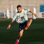 El defensa Jordi Alba participa en el entrenamiento de la selección española en la Ciudad del Fútbol de las Rozas