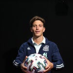 MADRID.02/06/2021.Las rozas , selección española de fútbol, rueda de prensa y entrevista de Pau Torres . Rubén Mondelo