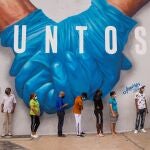 Personas hacen fila hoy para ser vacunadas contra la covid-19 en Santo Domingo (República Dominicana)