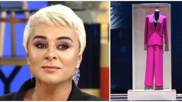 Ana María Aldón junto al traje rosa de Rocío Carrasco en un montaje de La Razón