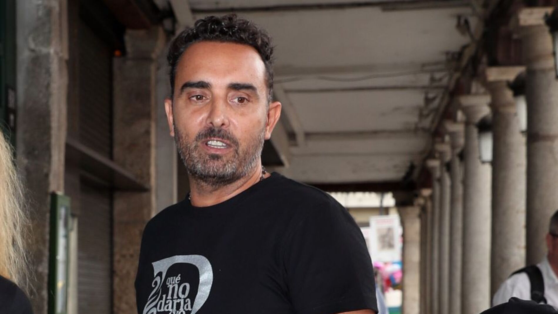 Antonio Montero revisa las cintas que grabó a Fidel Albiac y otros miembros  de la familia de Rocío Jurado en Houston