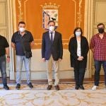 El alcalde de Salamanca, Carlos García-Carbayo, se reúne con los representantes de los comités de Empresa de Renfe y Adif