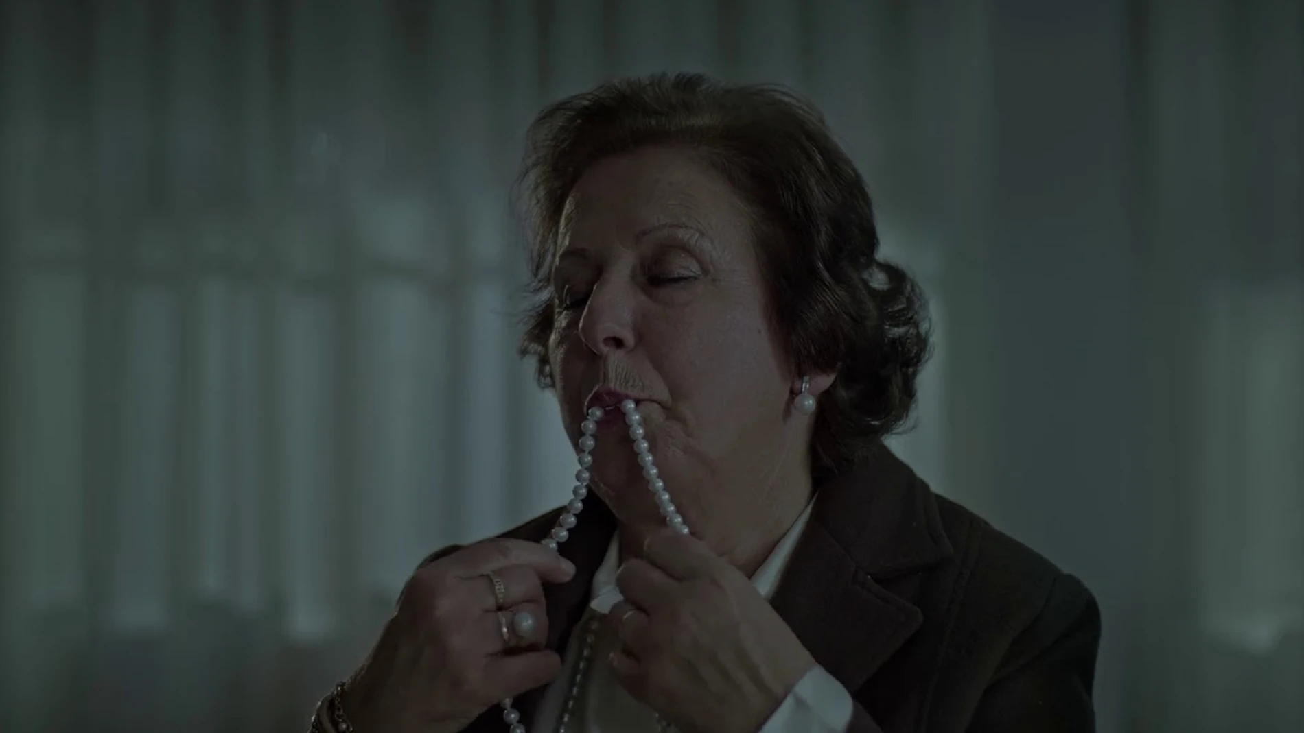 En "Destello bravío", Ainhoa Rodríguez viaja a un pueblo perdido de Extremadura para mezclar el costumbrismo con lo onírico