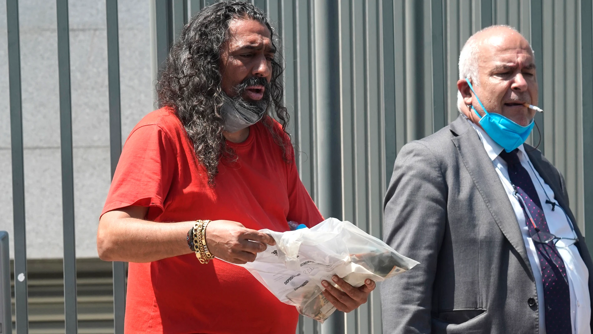 El cantaor Diego 'El Cigala' sale de los juzgados
