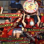 Las aficiones de España y Suecia hicieron que las calles de Sevilla se parecieran a los tiempos previos a la pandemia