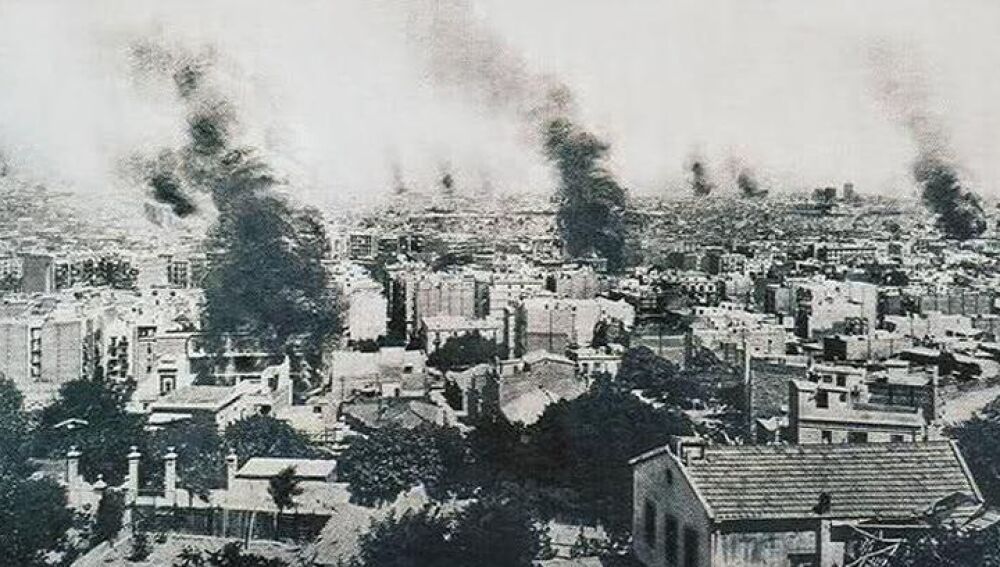 Barcelona en llamas por la quema de iglesias