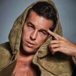 Mario Casas, protagonista del anuncio del verano de Estrella Damm