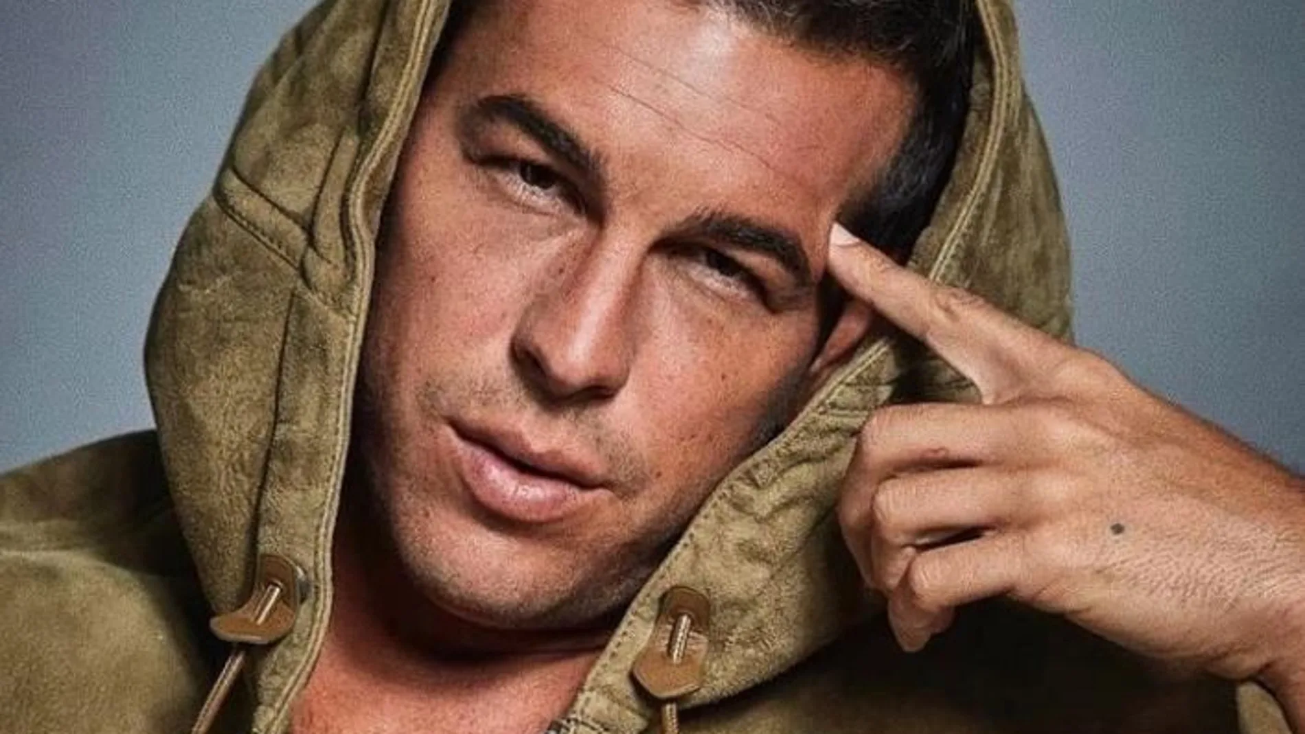 Mario Casas, protagonista del anuncio del verano de Estrella Damm