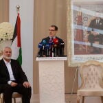 El derrotado primer ministro El Othmani con el líder de Hamas, Ismail Haniyeh, en una reciente visita a Marruecos EFE/EPA/STRINGER