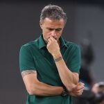 Luis Enrique, cabizbajo en La Cartuja