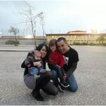 Los etarras, junto a sus hijos