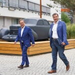El líder de la CDU, Armin Laschet, (izcda.) y el primer ministro bávaro y líder de la CSU, Markus Söder en junio en Berlín