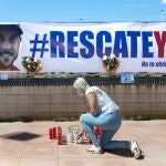 Cristina, esposa de David, el estibador de 36 años desaparecido en el accidente del buque Nazmiye Ana en el Puerto de Castelló el pasado 28 de Mayo, ha iniciado una campaña, junto a la familia y amigos, bajo el lema #rescateya para que "no caiga en el olvido".