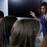 La ministra de Hacienda y portavoz del Gobierno, María Jesús Montero, habla con los periodistas al término de la rueda de prensa después de la reunión del Consejo de Ministros este jueves en el palacio de la Moncloa en Madrid