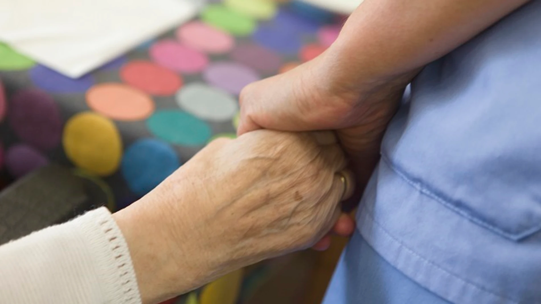 Persona mayor en una residencia