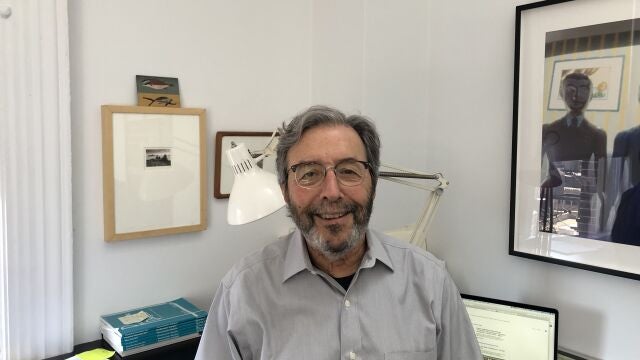 Daniel Hill, psicoanalista, en su despacho de Nueva York