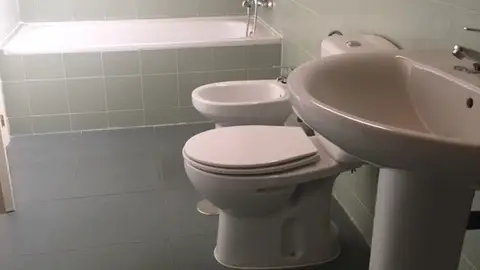 interior del cuarto de baño