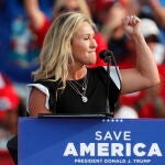 La representante por Georgia y fiel seguidora del expresidente Donald Trump ha utilizado su cargo parar compartir noticias falsas en beneficio del partido republicano a través de las redes sociales.
