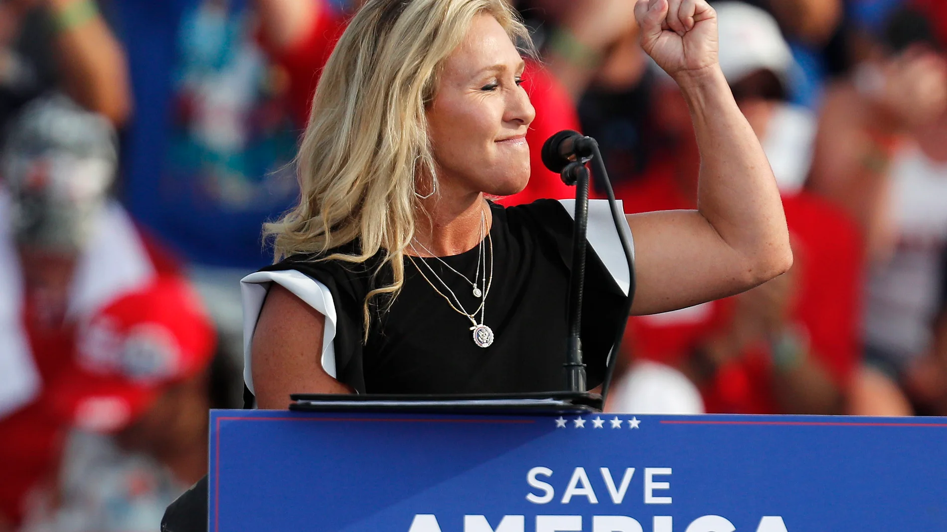 La representante por Georgia y fiel seguidora del expresidente Donald Trump ha utilizado su cargo parar compartir noticias falsas en beneficio del partido republicano a través de las redes sociales.