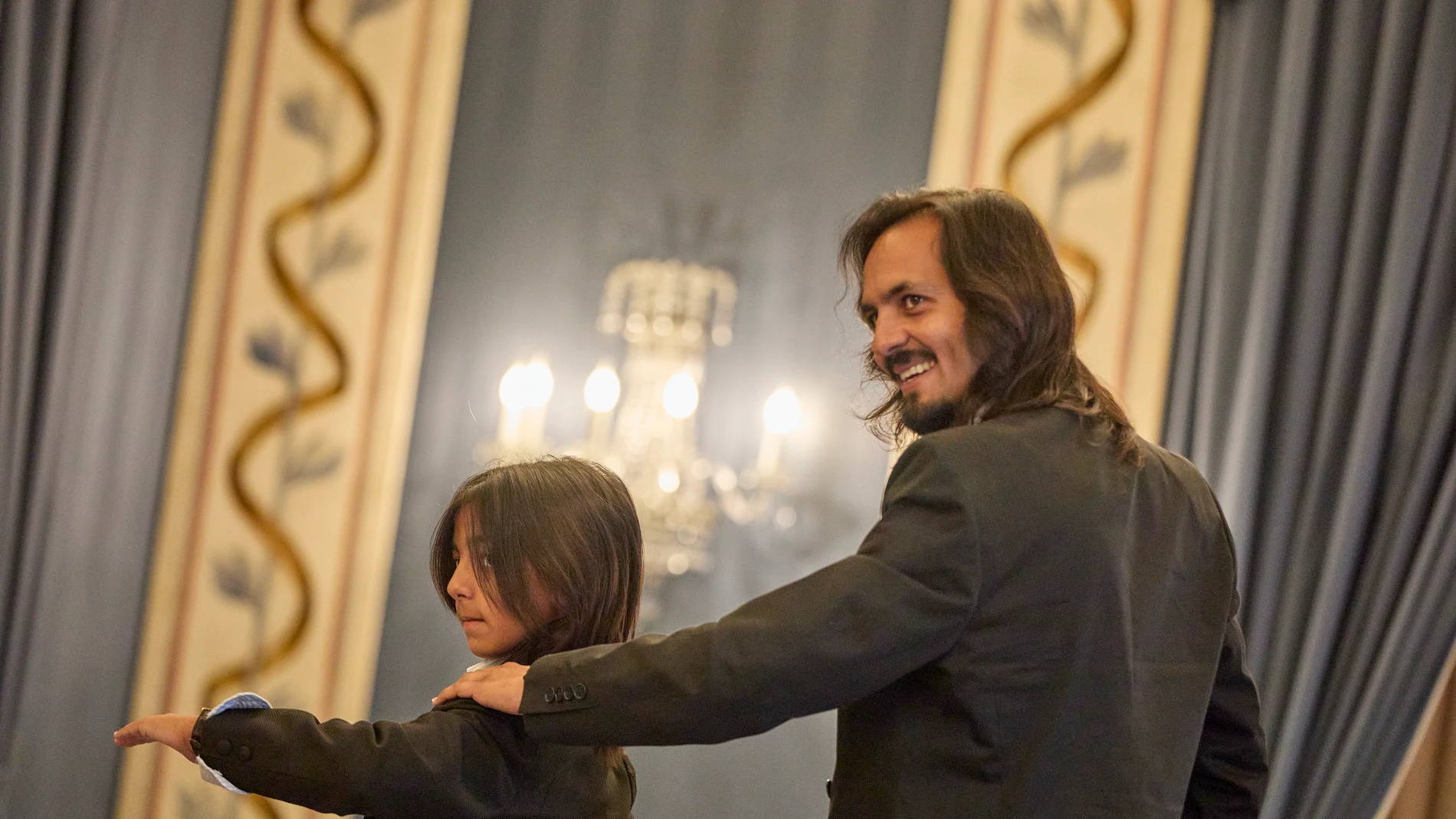 El bailaor sevillano Juan Manuel Fernández Montoya, conocido como Farruquito, baila junto a su hijo, conocido como Juan 'El Moreno Jesús Hellín / Europa Press