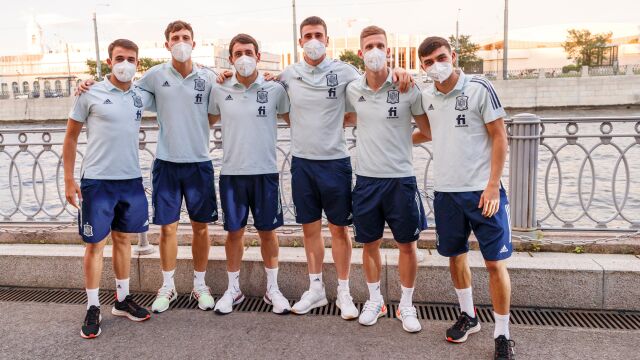 Los seis futbolistas que disputan la Eurocopa (Eric García, Pau Torres, Oyarzabal, Unai Simón, Dani Olmo y Pedri) convocados para los Juegos