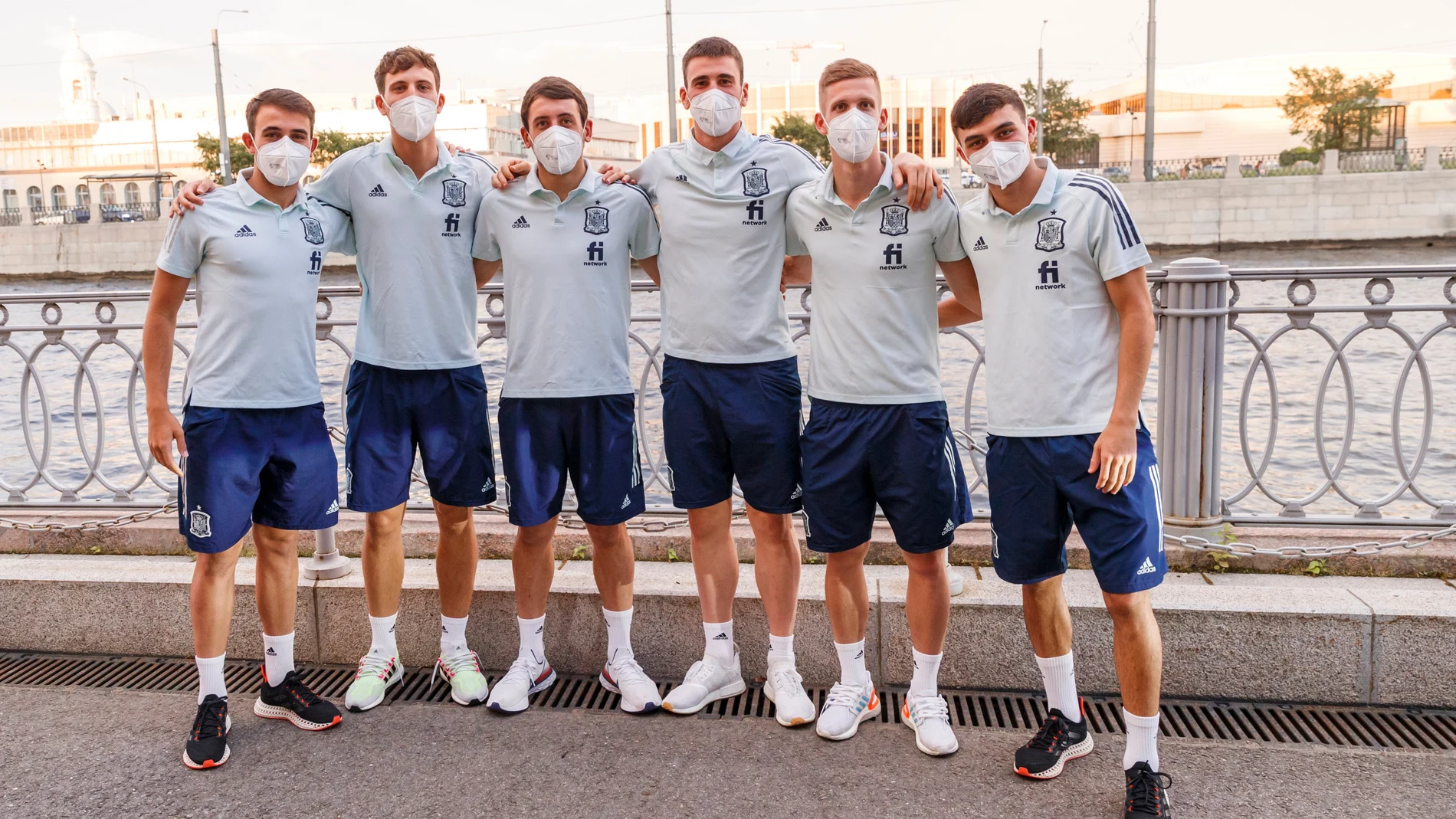 Los seis futbolistas que disputan la Eurocopa (Eric García, Pau Torres, Oyarzabal, Unai Simón, Dani Olmo y Pedri) convocados para los Juegos