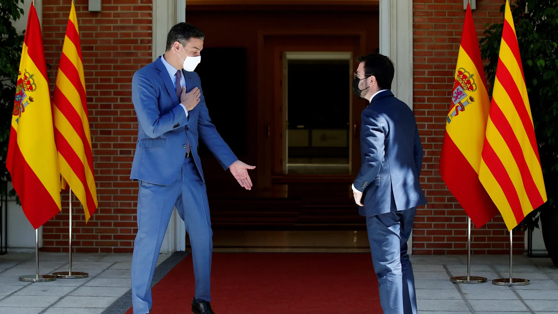 Pedro Sánchez y Pere Aragonés en su reunión en Moncloa en junio