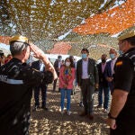 La ministra de Defensa, Margarita Robles, y el presidente de la Junta de Castilla y León, Alfonso Fernández Mañueco, visitan los ejercicios de preparación de la UME para la campaña contra incendios forestales 2021, en Cebreros (Ávila)