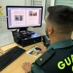 Un agente de la Guardia Civil