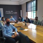 El vicepresidente Francisco Igea y el consejero Juan Carlos Suárez-Quiñones se reúnen con los representantes de usuarios de AVE Fernando de Pedro, Valladolid; Alejandro, Salamanca; Carlos Perfecto, Castilla y León y Zamora; José Antonio, Segovia; Noemí, León; y Pablo, Palencia