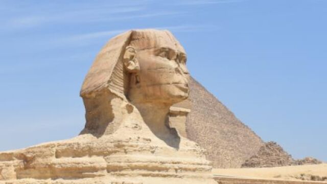 La esfinge de Giza no tiene nariz, pero no ha sido mutilada, sino consecuencia de la erosi&oacute;n del viento
