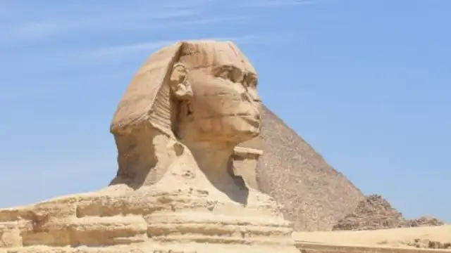 La esfinge de Giza no tiene nariz, pero no ha sido mutilada, sino consecuencia de la erosión del viento La esfinge de Giza no tiene nariz, pero no ha sido mutilada, sino consecuencia de la erosión del viento