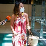 Tamara Falcó en el aeropuerto.