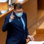 El presidente de la Generalitat, Ximo Puig, interviene en la sesión de control, hoy, en Les Corts Valencianes.