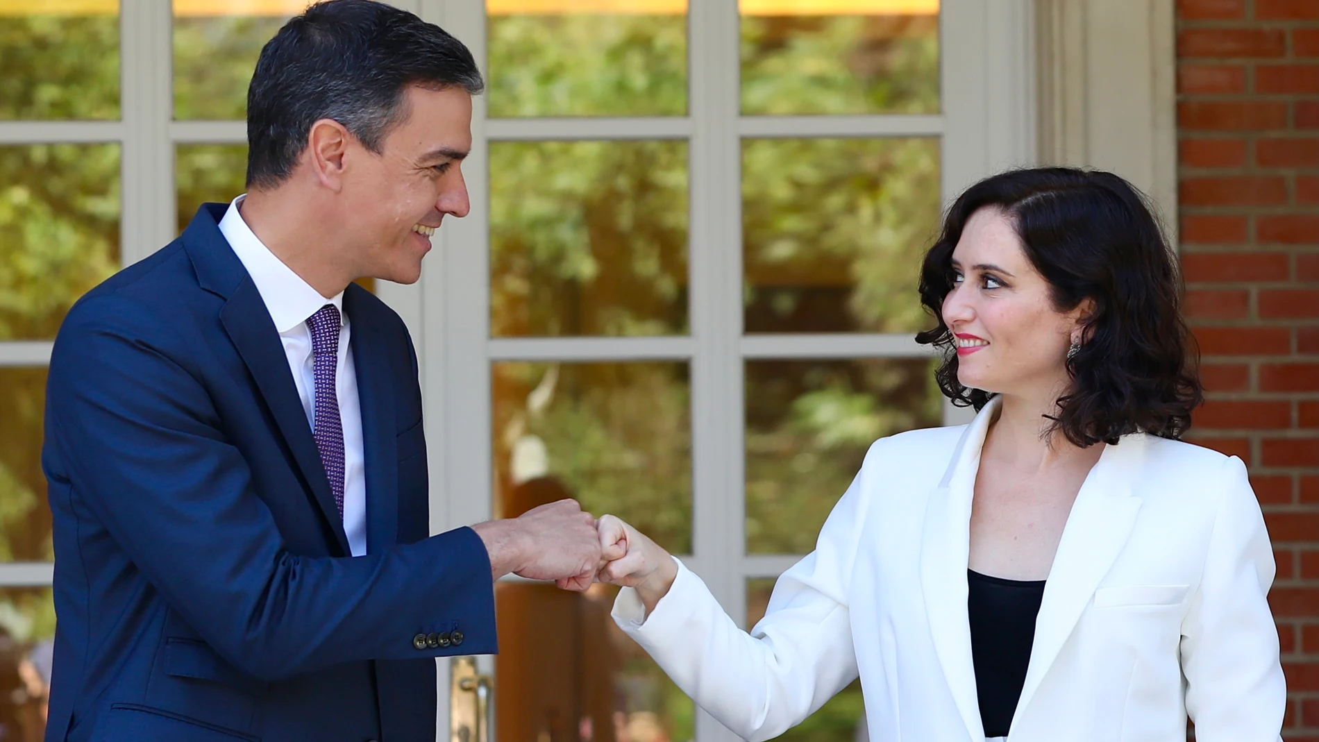 Ayuso-Sánchez, boxeo en La Moncloa