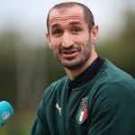 Giorgio Chiellini atiende a la prensa en la previa de la final de la Eurocopa