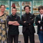 Los jueces del programa junto a Dabiz Muñoz