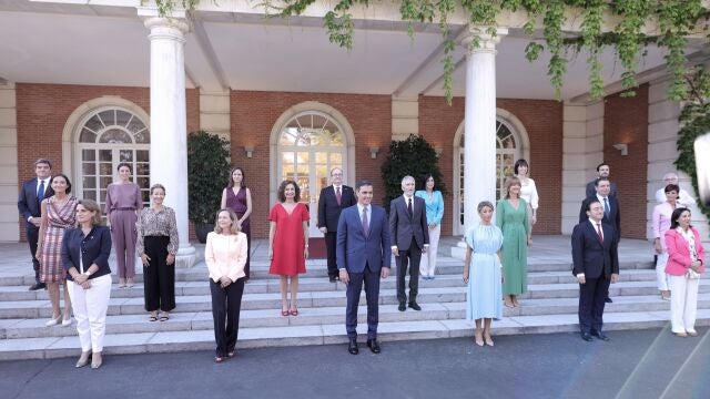 El PSOE circula la lista de ministros chamuscados