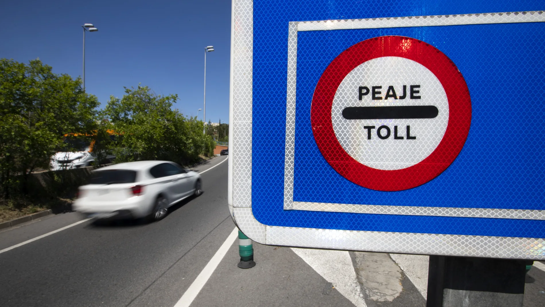 Cartel de peaje en una autopista
